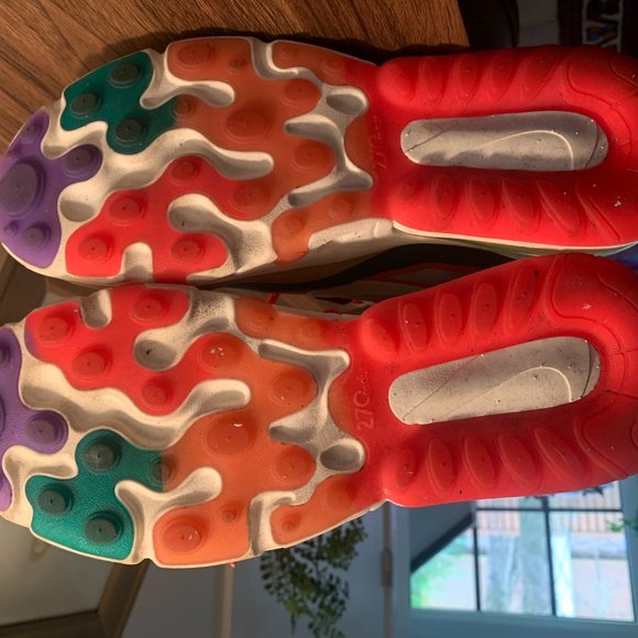 Nike Air Max React 270 - Picture 6 of 6